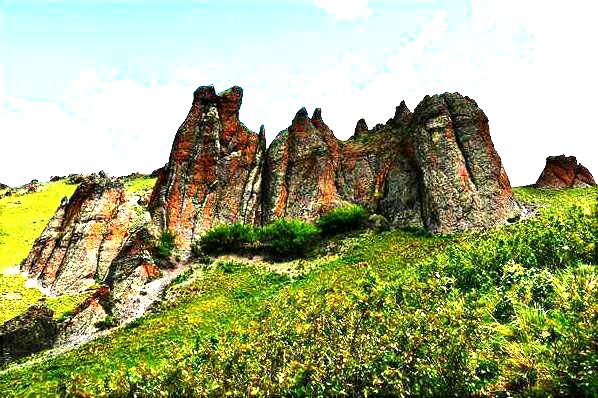 哈日诺尔驼峰岭