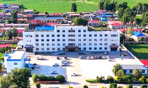 额木庭高勒苏木政府大院