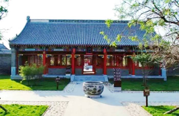 图什业图王府