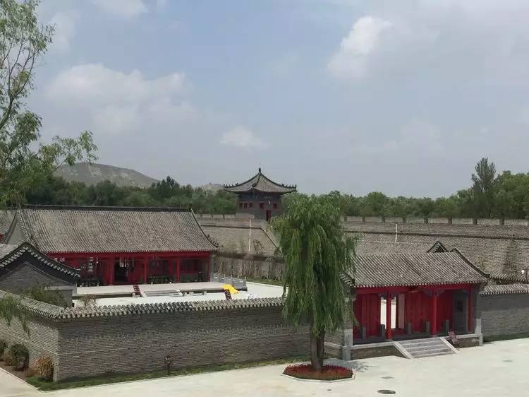 图什业图亲王府侧院