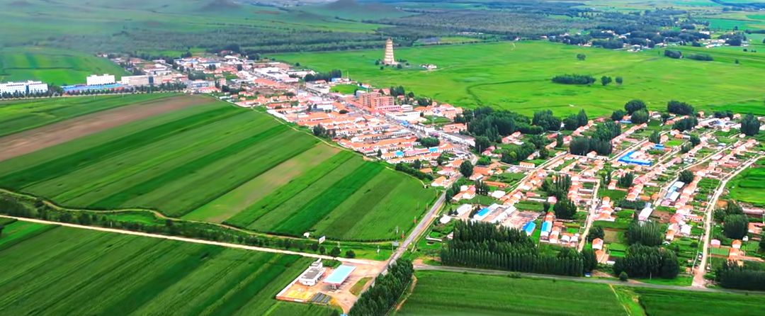 索博日嘎镇全景 索博日嘎镇全景