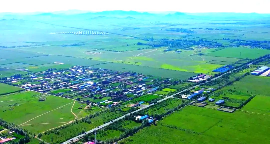 巴彦塔拉苏木全景