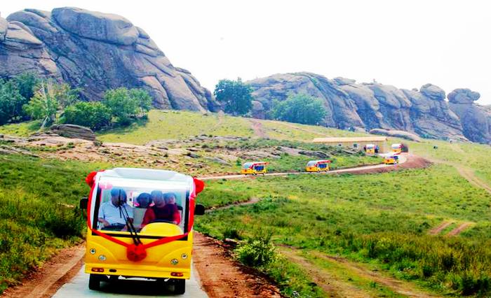 大青山岩臼景区