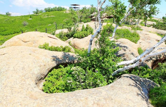 大青山岩臼景区