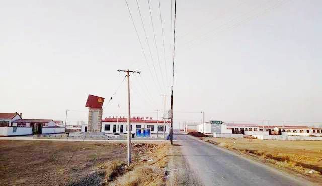 新安镇垦区暴动纪念碑 新安镇垦区暴动纪念碑