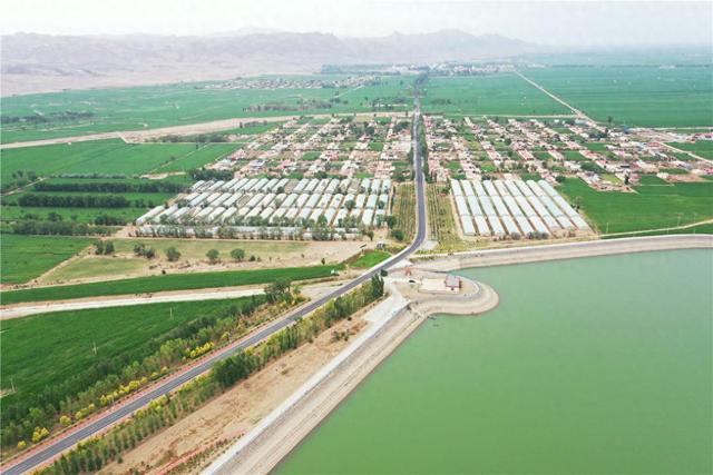 乌加河镇最美农村路C306