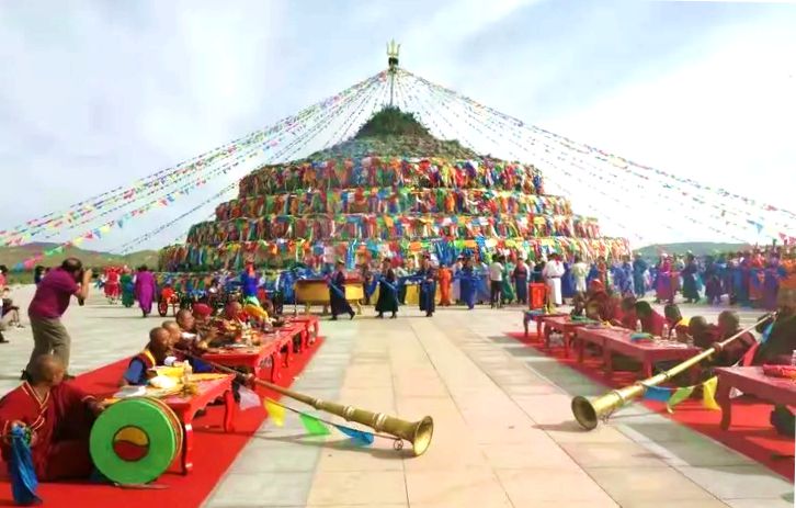 海流图镇敖包祭祀活动 海流图镇敖包祭祀活动