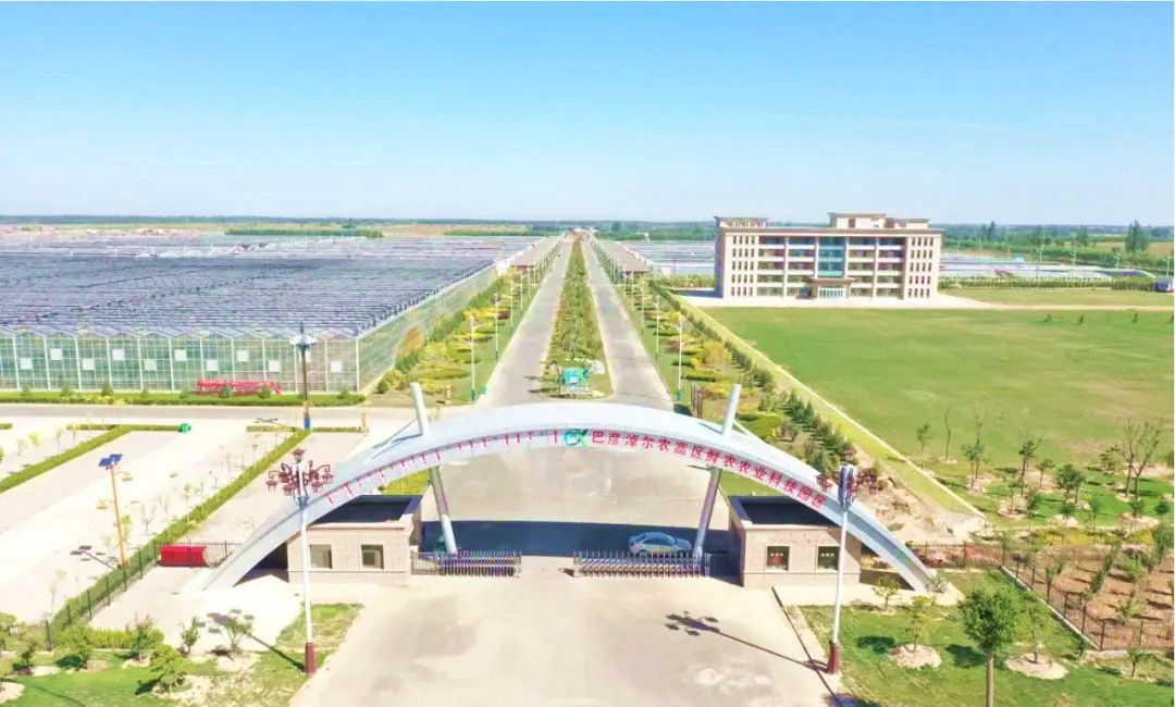 乌兰图克镇鲜农现代农业园