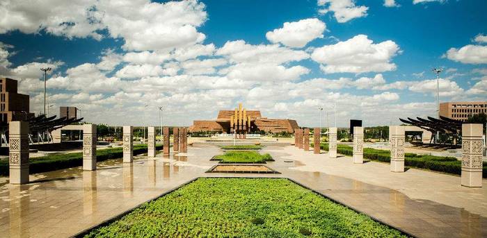 鄂托克旗综合地质博物馆