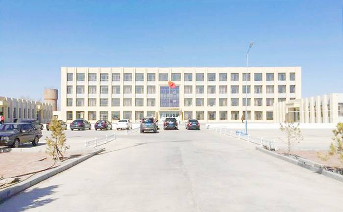 阿尔巴斯苏木政府大院