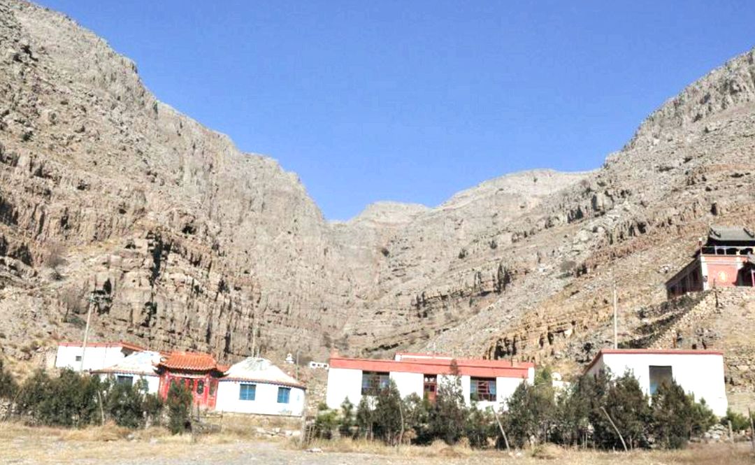 迪延阿贵庙旅游区