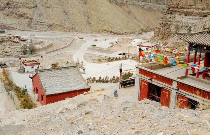 迪延阿贵庙旅游区