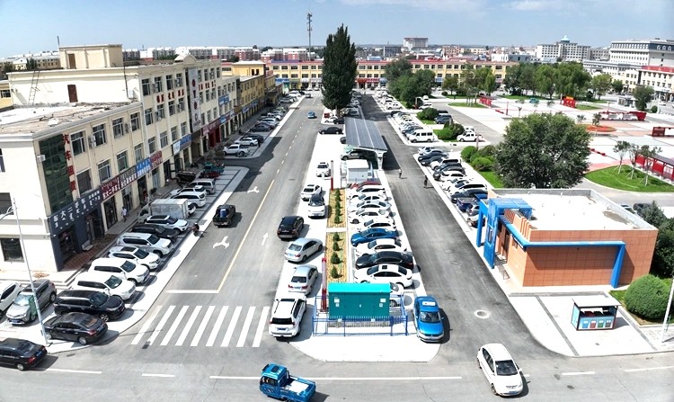 嘎鲁图镇汽车站前广场