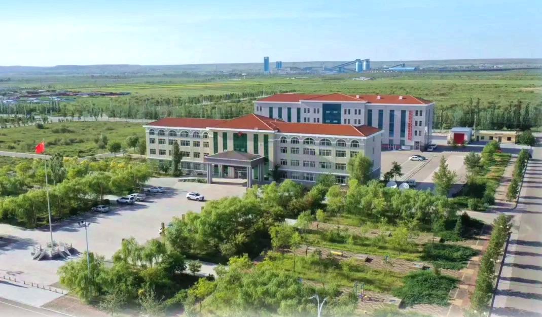 泊尔江海子镇政府