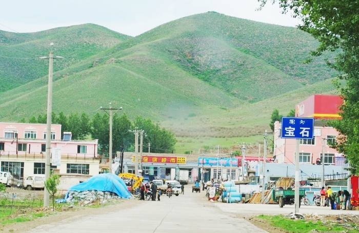 宝石镇街景