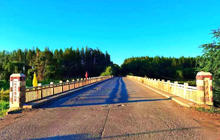 六户镇南的公路桥 六户镇南的公路桥