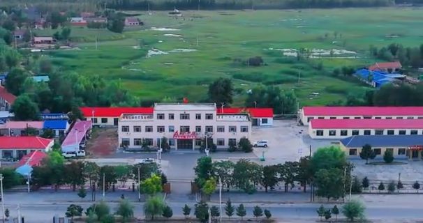 朝鲁吐镇政府大院