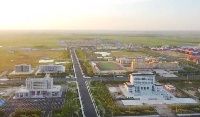 保康镇政府广场