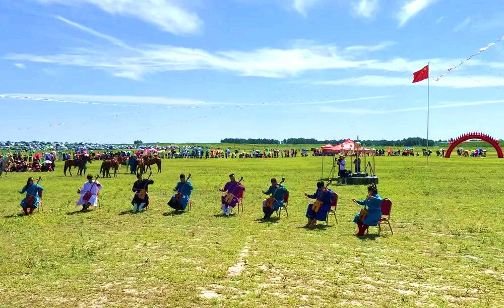 义和塔拉草原那达慕 义和塔拉草原那达慕