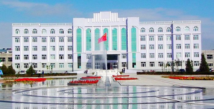 乌敦套海政府广场