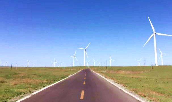 锡勒乡草原上的风机